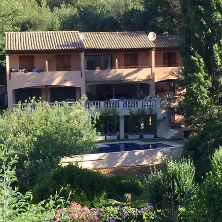 Spacieuse Avec Piscine A Vila