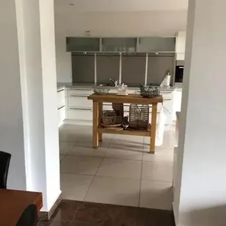 Spacieuse Avec Piscine A ヴィラ *