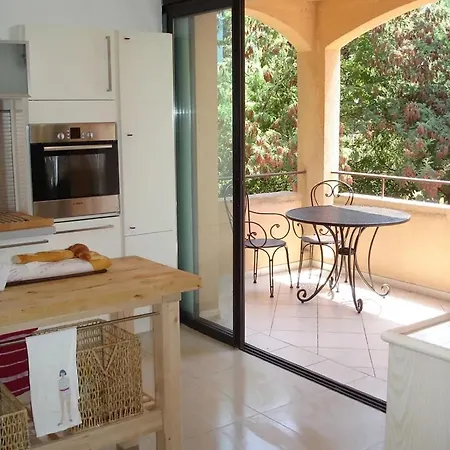 Spacieuse Avec Piscine A *