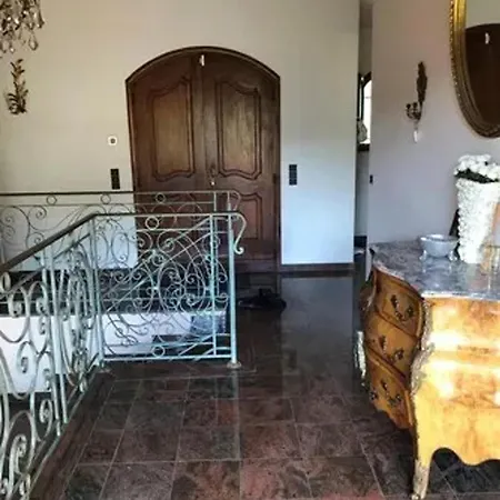 Villa Spacieuse Avec Piscine A *