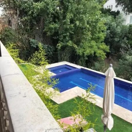 Spacieuse Avec Piscine A Vila *