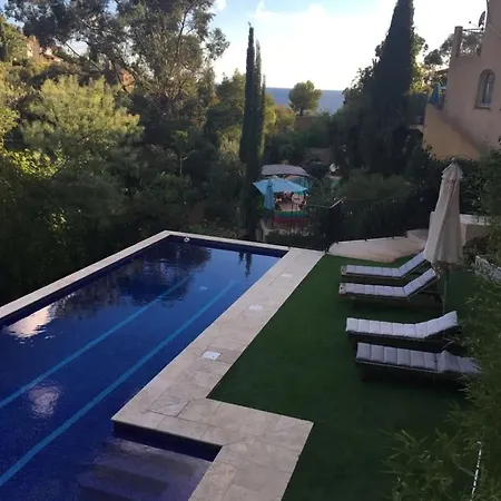 Spacieuse Avec Piscine A *
