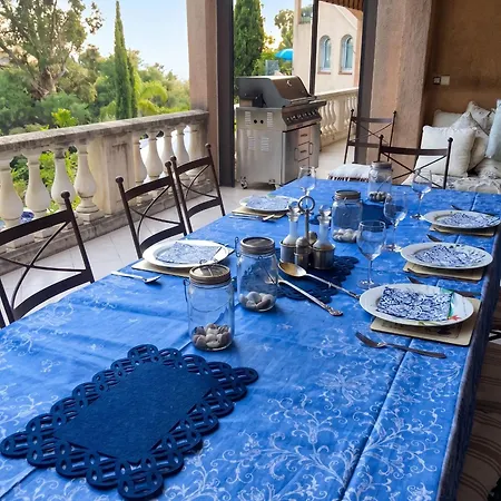 Spacieuse Avec Piscine A Le Rayol-Canadel-sur-Mer