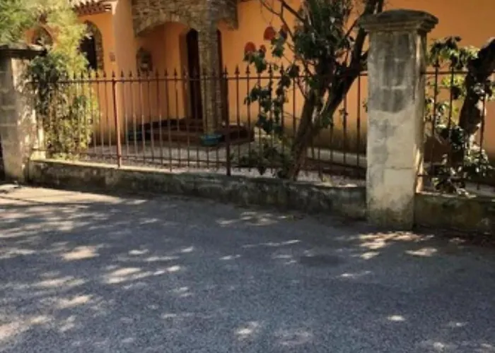 Spacieuse Avec Piscine A