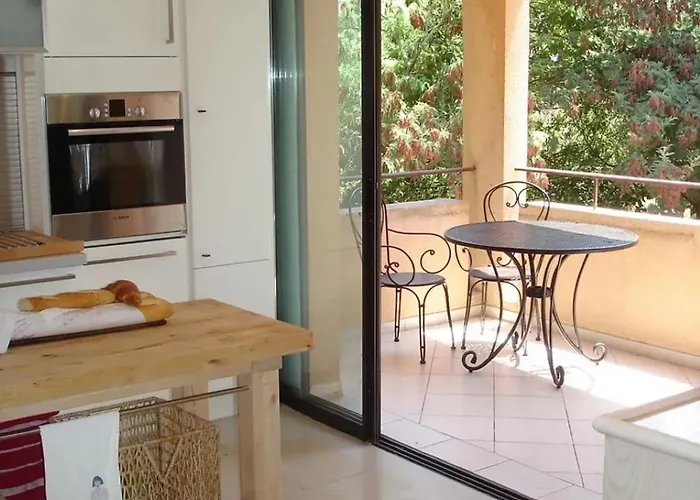 Spacieuse Avec Piscine A *